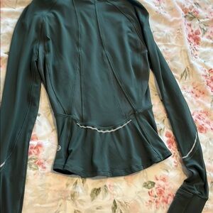 Women's Green Long Sleeve Top